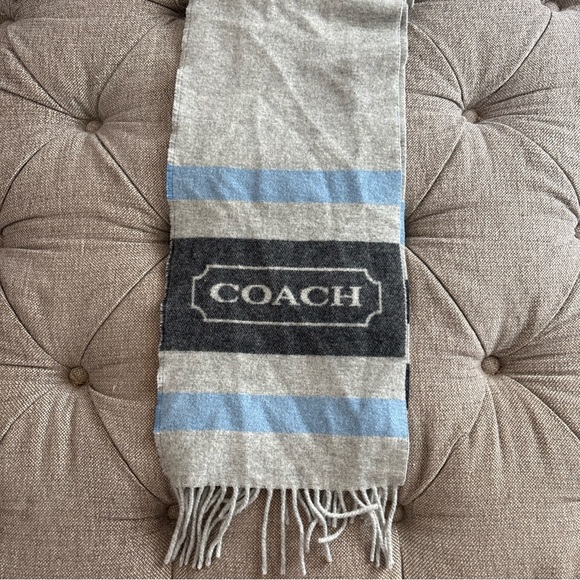 Coach lambswool scarf fringe made in Italy unisex